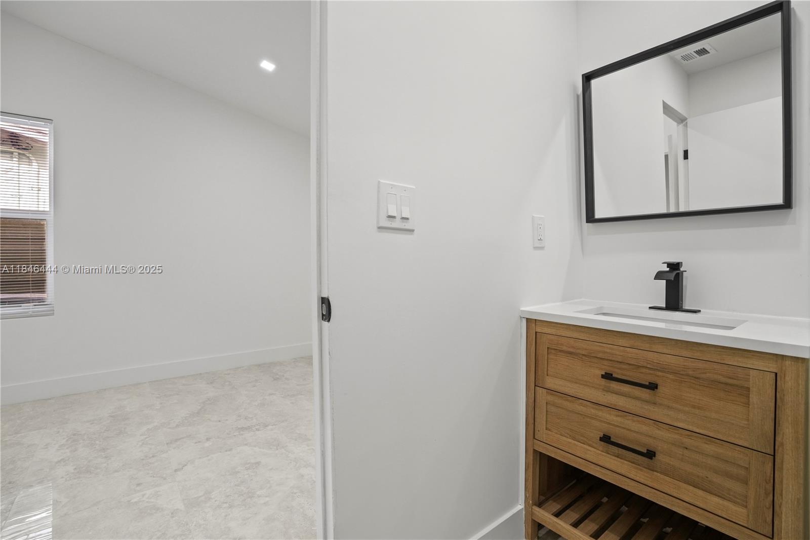 GILL ISLES - Residential