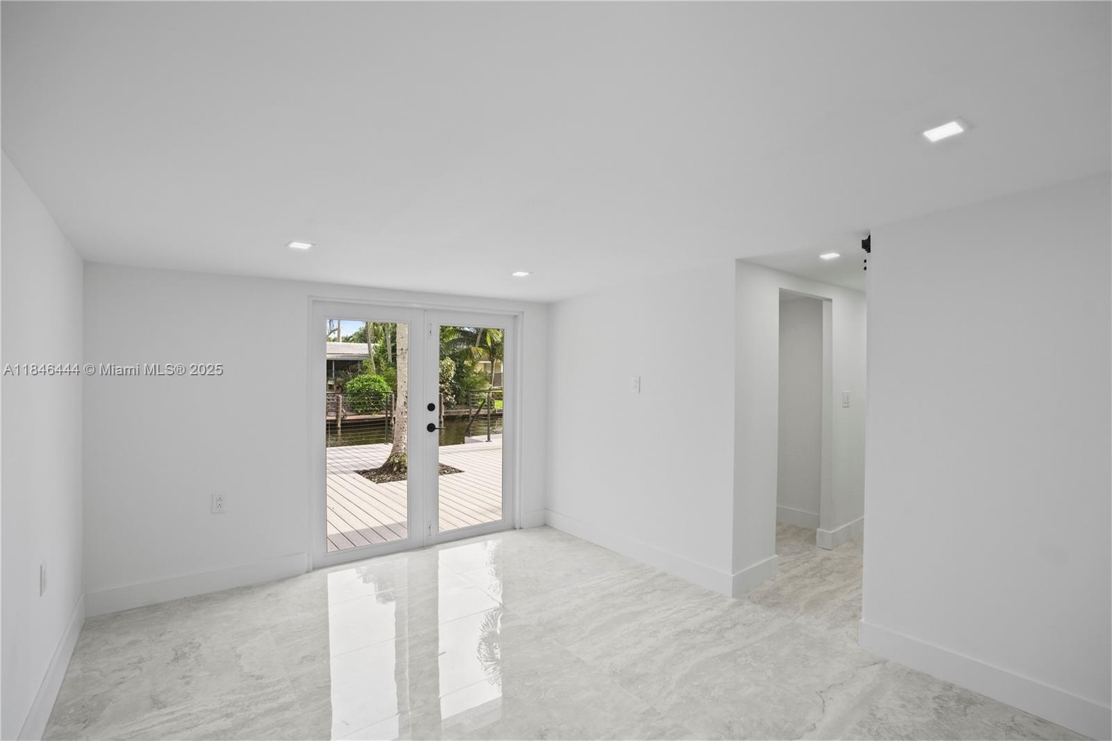 GILL ISLES - Residential