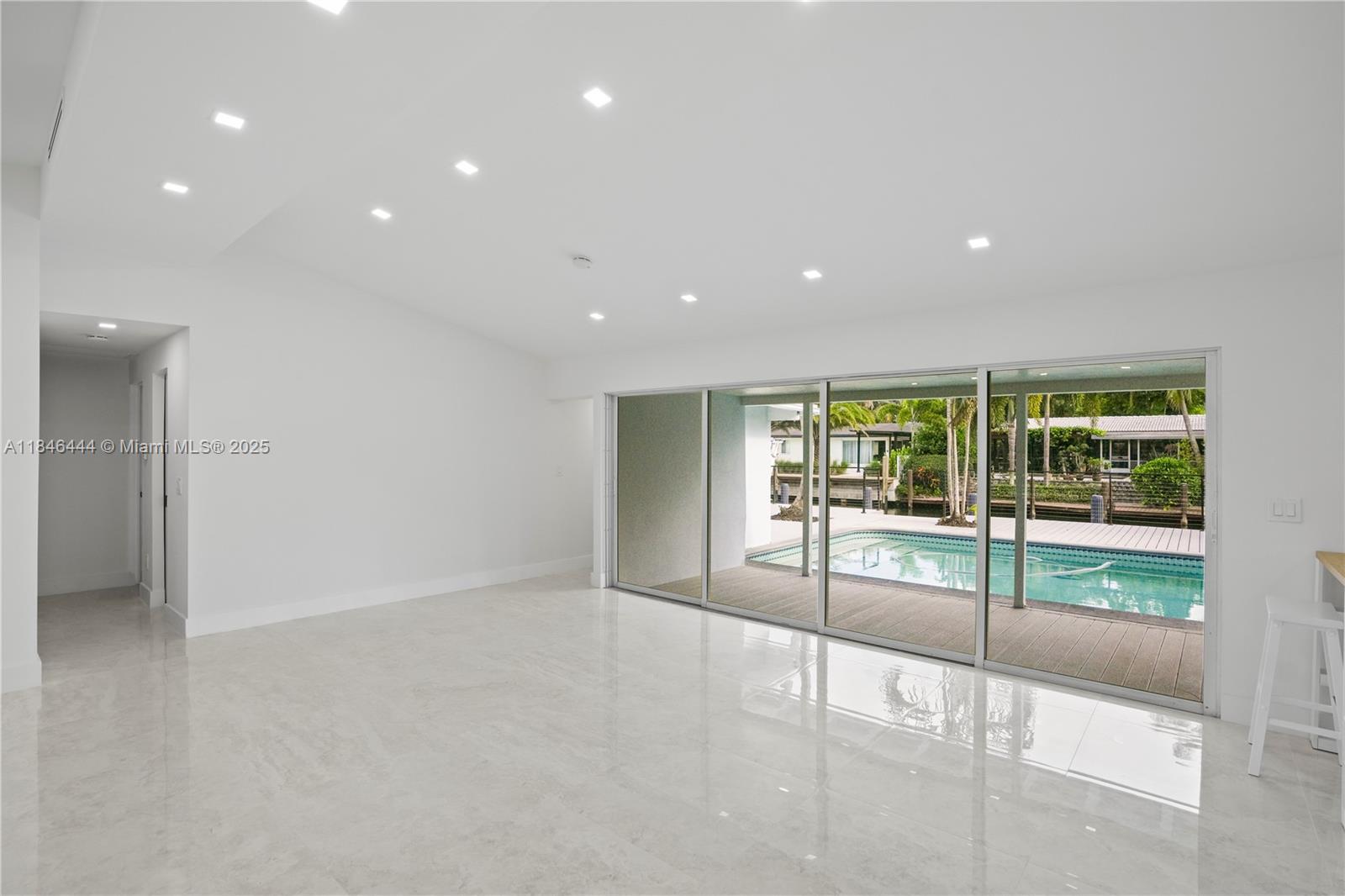 GILL ISLES - Residential