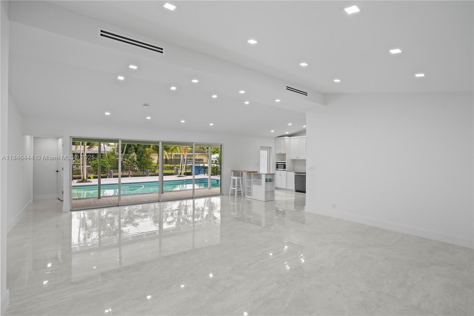 GILL ISLES - Residential