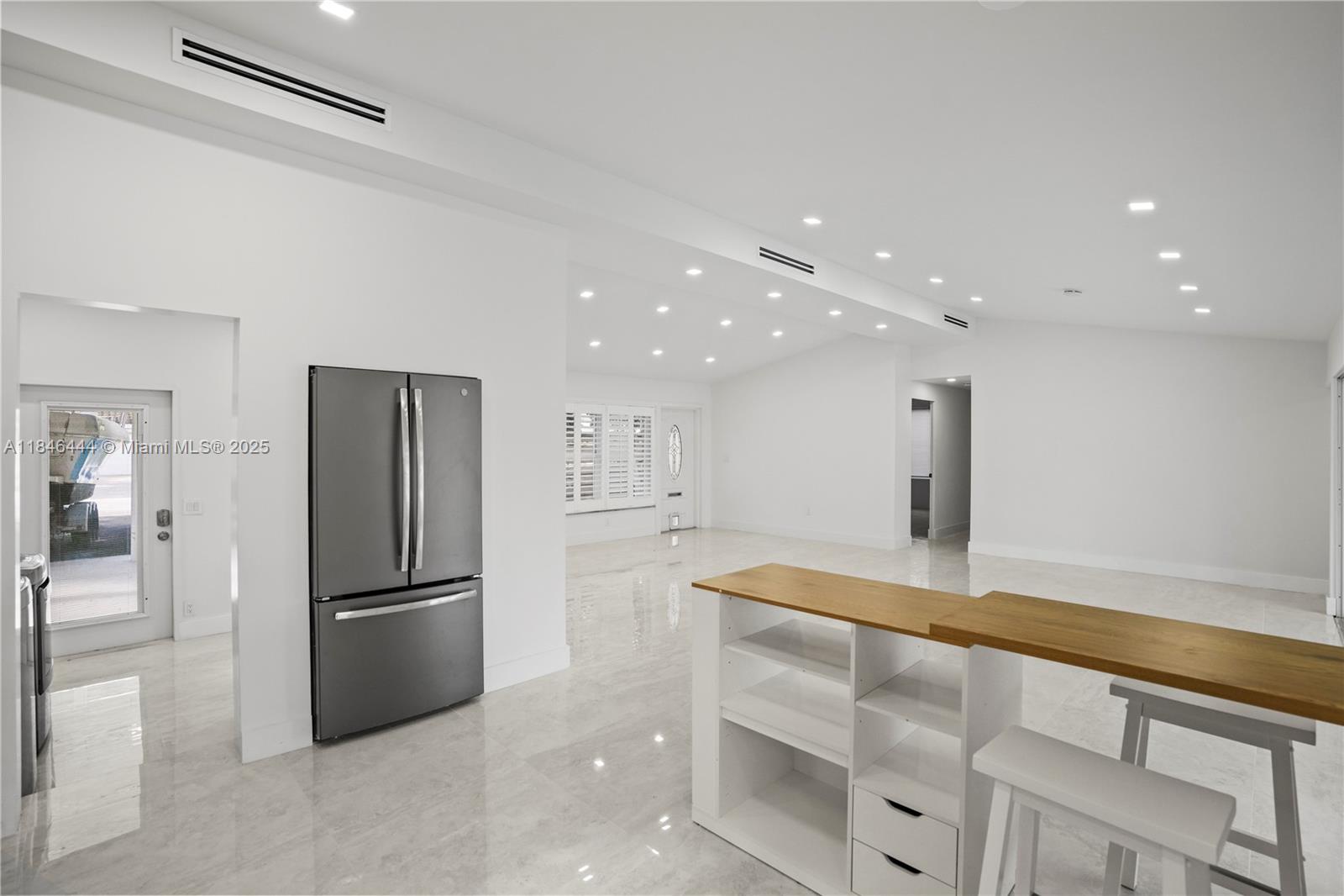 GILL ISLES - Residential