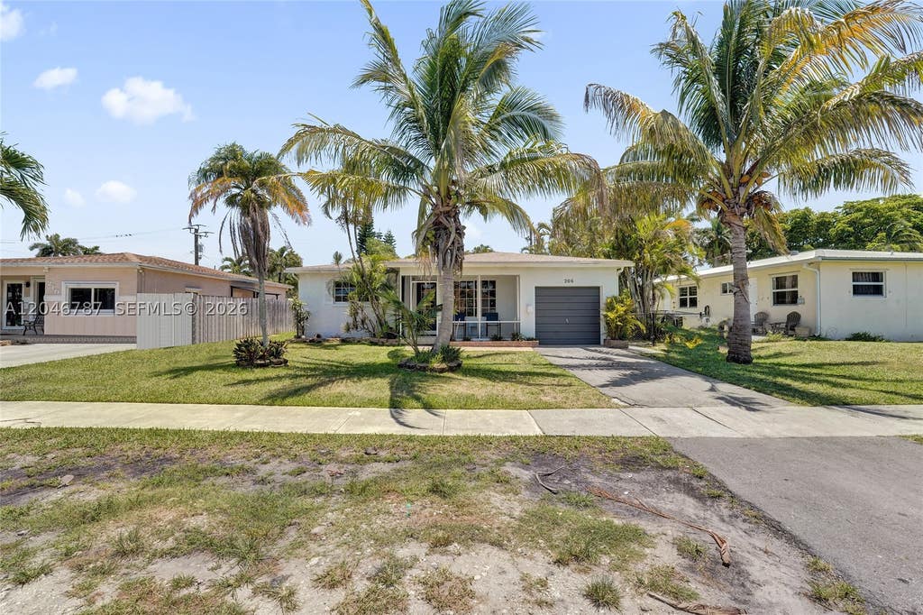 Photo of 206 SE 3rd St, Dania Beach, FL 33004 (MLS # A12046787)
