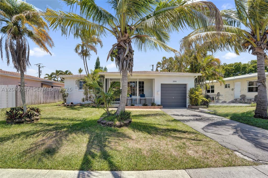 Photo of 206 SE 3rd St, Dania Beach, FL 33004 (MLS # A12046787)