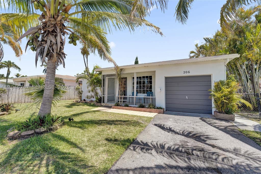 Photo of 206 SE 3rd St, Dania Beach, FL 33004 (MLS # A12046787)