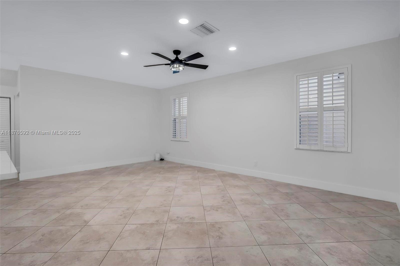 SILVER LAKES PHASE III - Residential Lease
