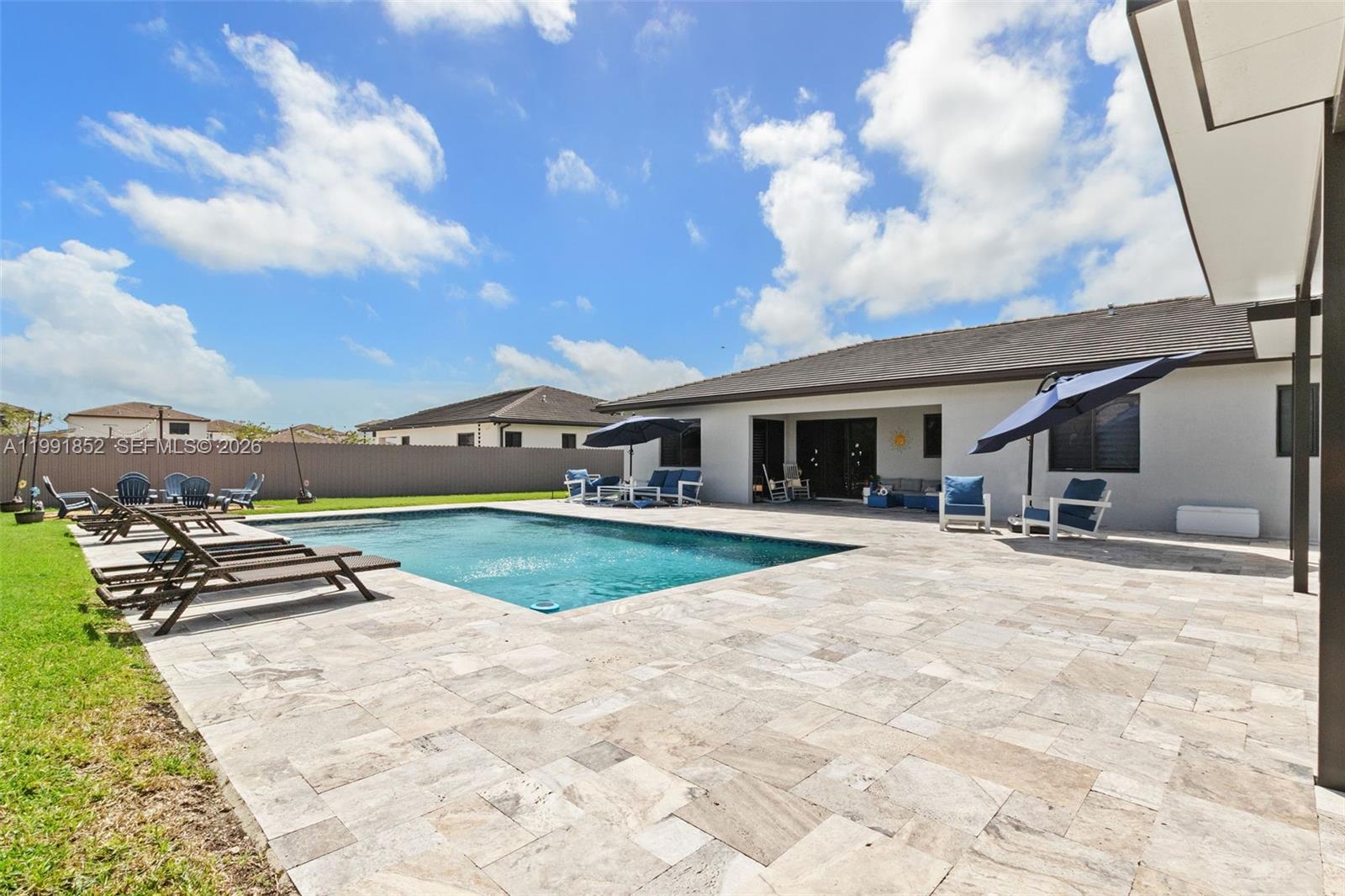 SOUTHERN COVE - Residential