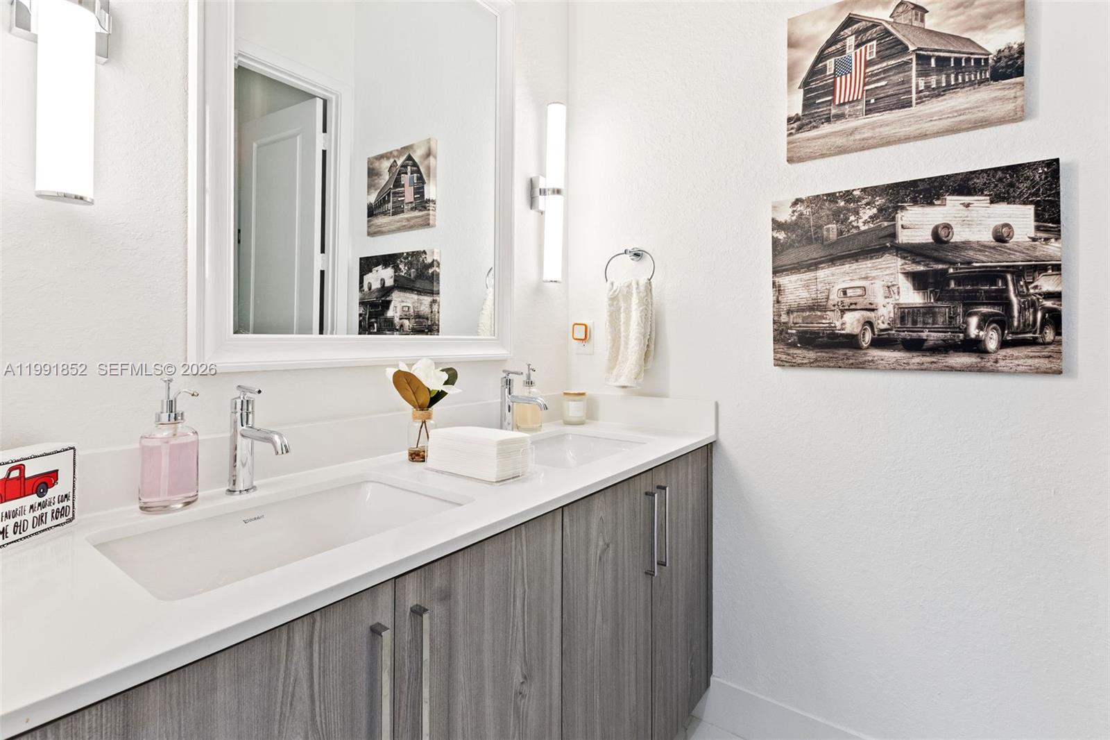 SOUTHERN COVE - Residential