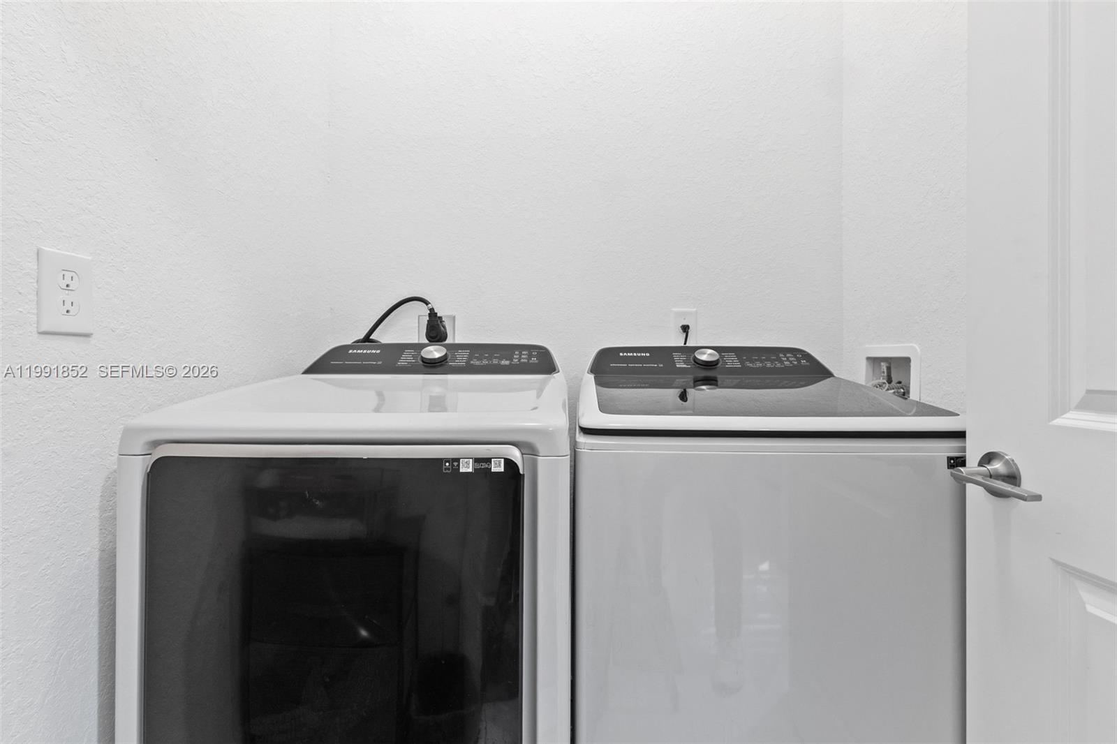 SOUTHERN COVE - Residential