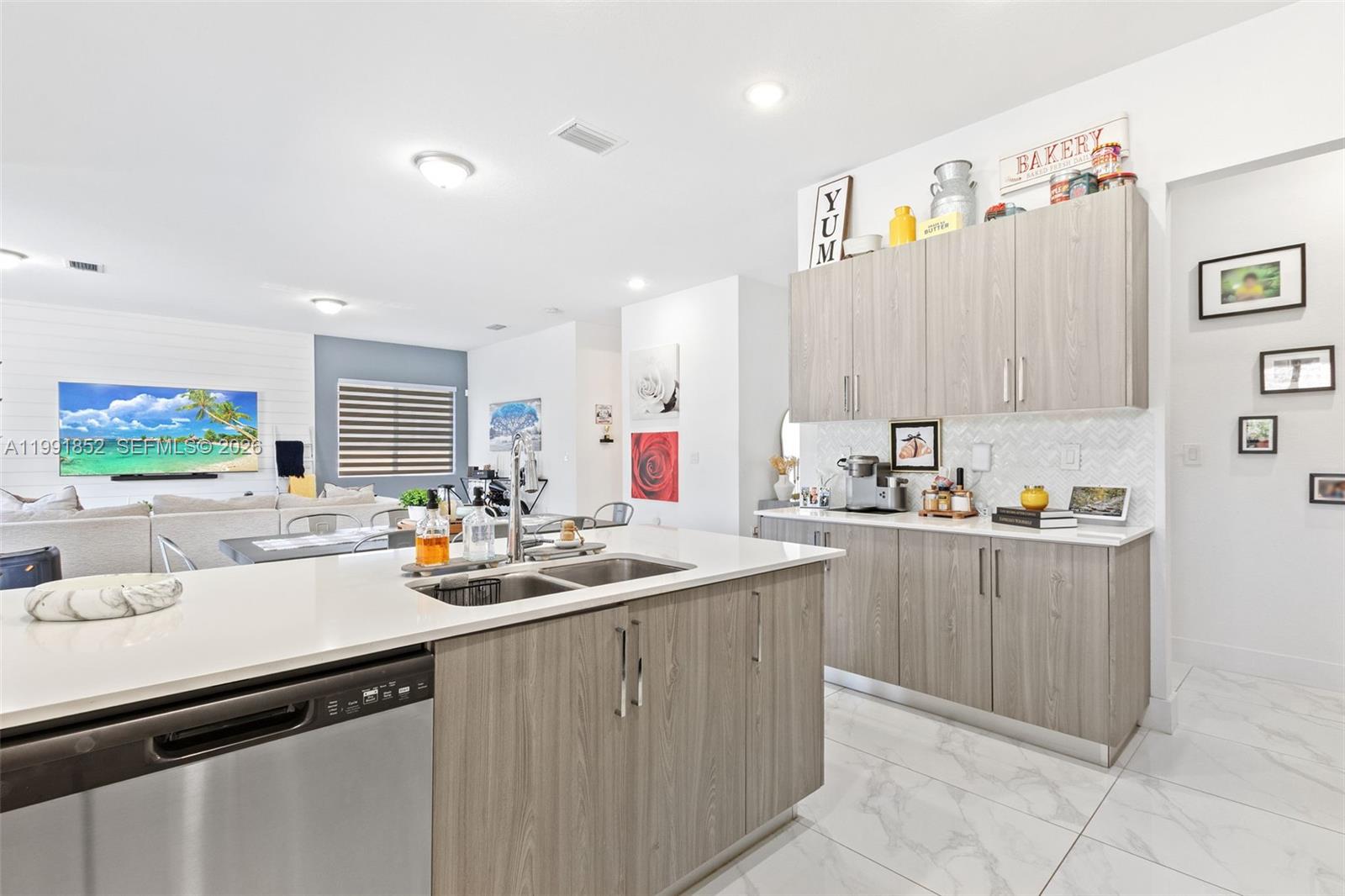 SOUTHERN COVE - Residential