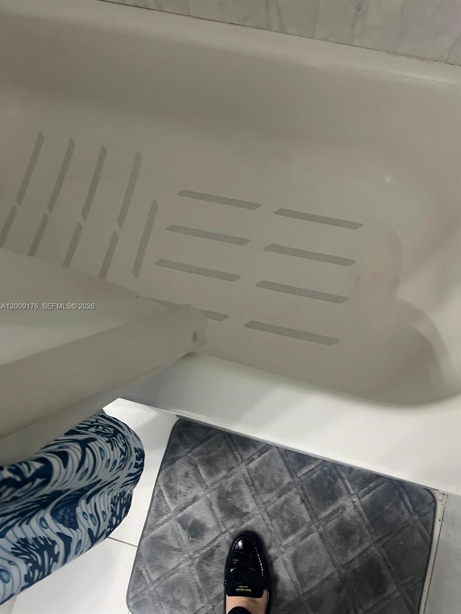 YOLANDA VILLAS CONDO - Residential