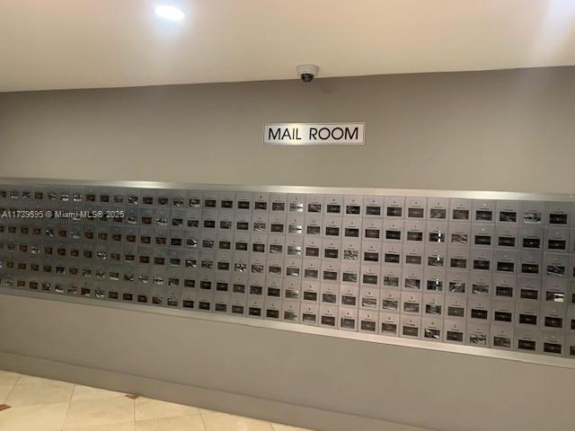 THE DECOPLAGE CONDO - Residential Lease