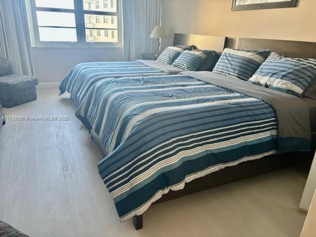 100 Lincoln Rd 821