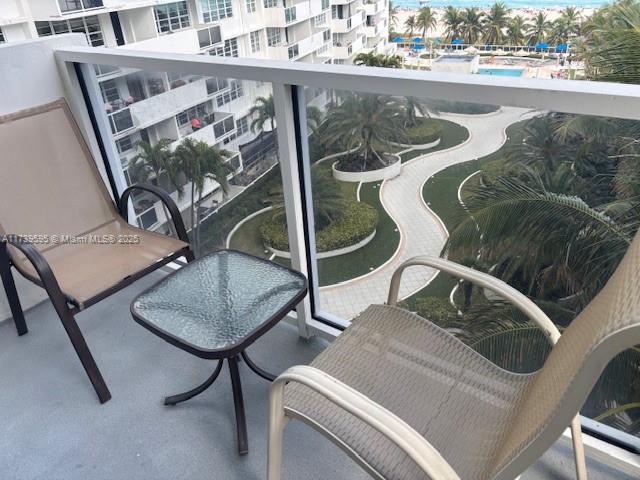 THE DECOPLAGE CONDO - Residential Lease