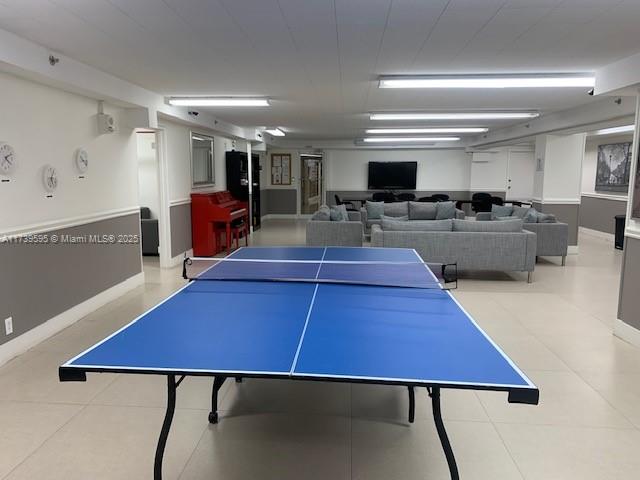 THE DECOPLAGE CONDO - Residential Lease