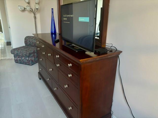 THE DECOPLAGE CONDO - Residential Lease