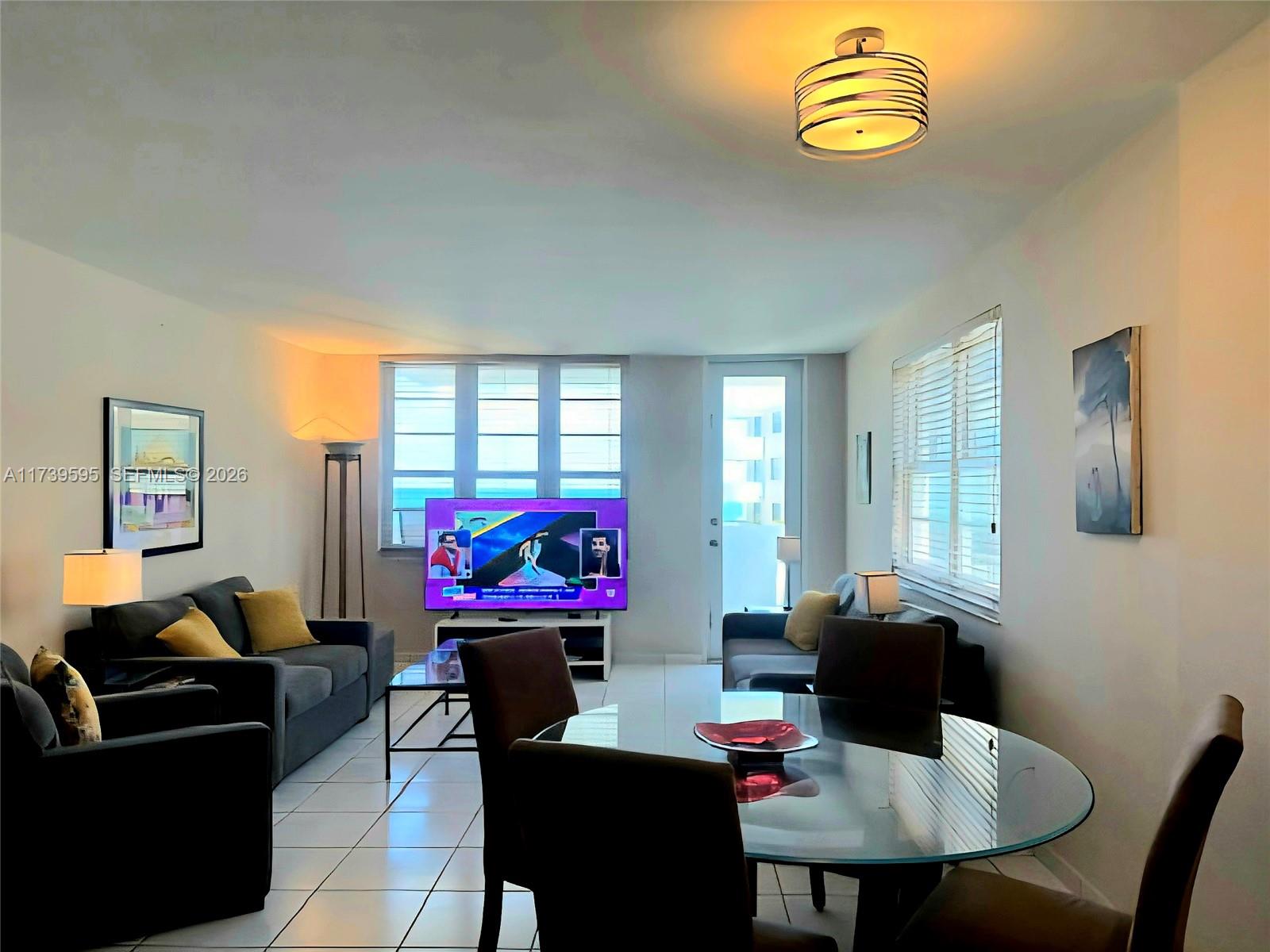 100 Lincoln Rd 821