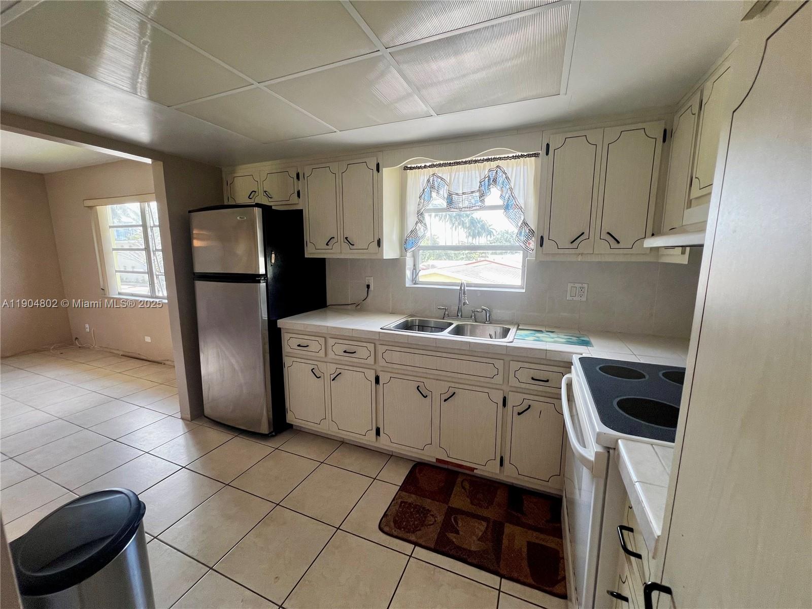 WESTCHESTER ARMS CO-OP - Residential