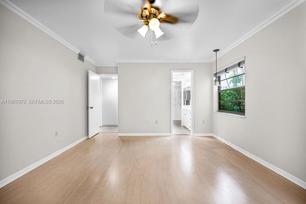 EMERALD HILLS C C APTS CO - Residential Lease