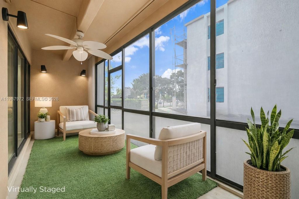 Photo of 4020 N Hills Dr #2, Hollywood, FL 33021 (MLS # A11987972)