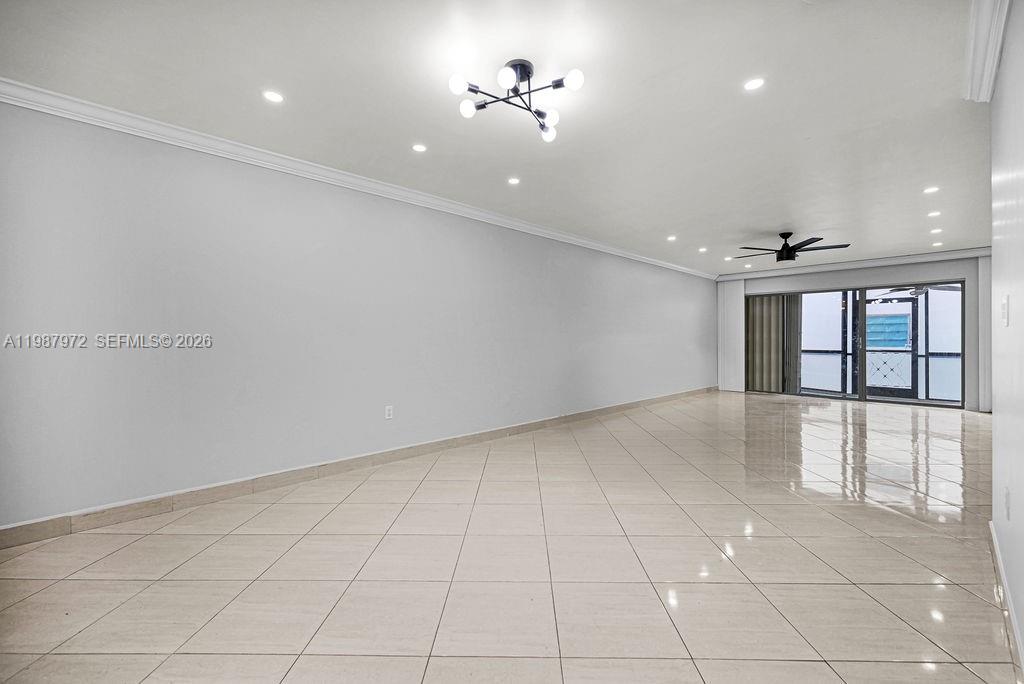 EMERALD HILLS C C APTS CO - Residential Lease