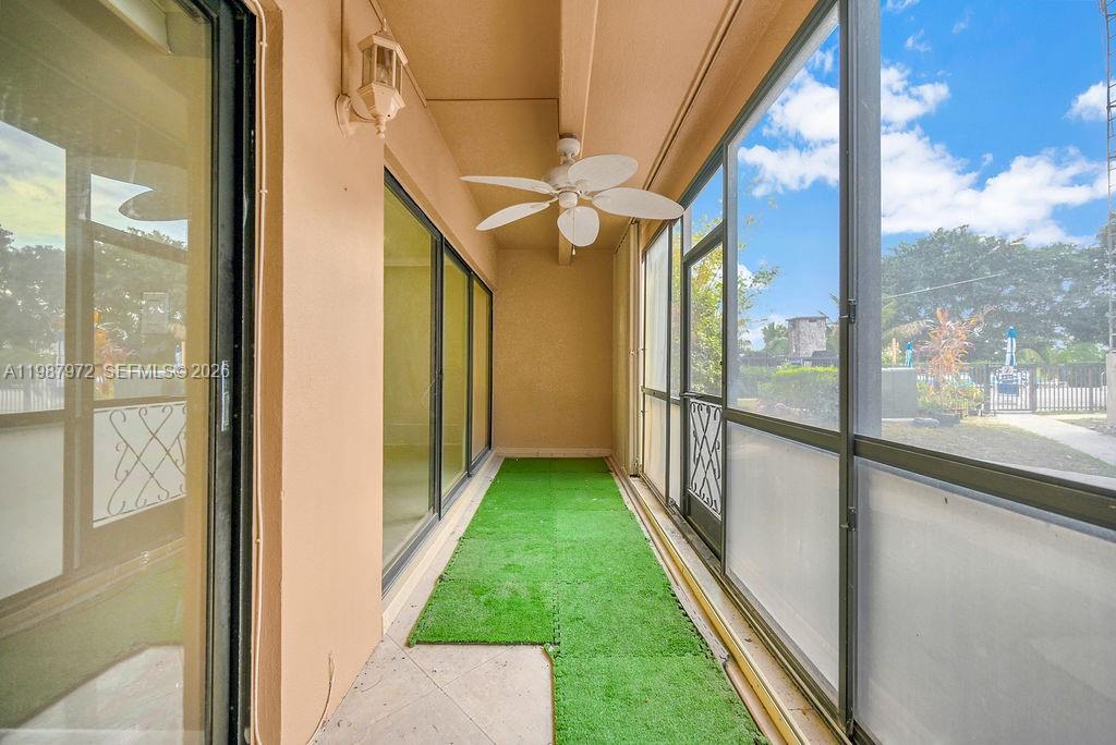 EMERALD HILLS C C APTS CO - Residential Lease