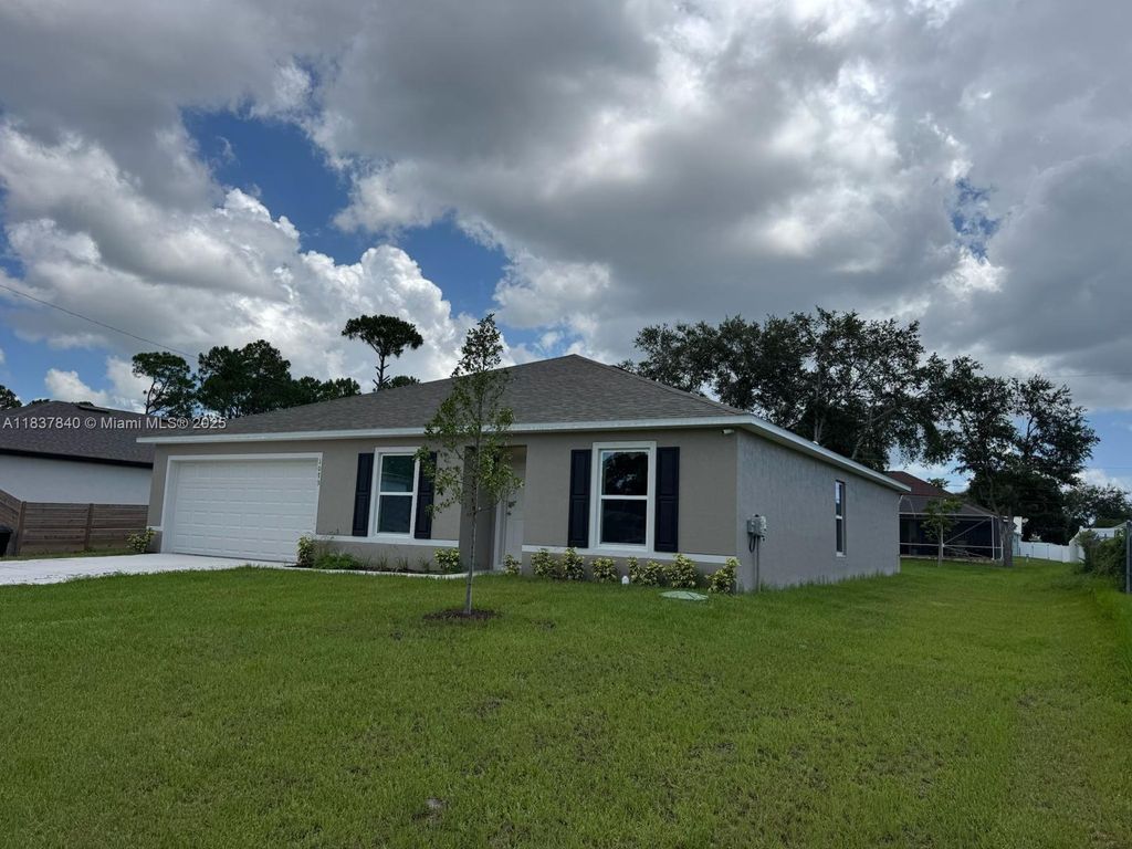 Photo of 1073 SW Eureka Ave #1073, Port St Lucie, FL 34953 (MLS # A11837840)