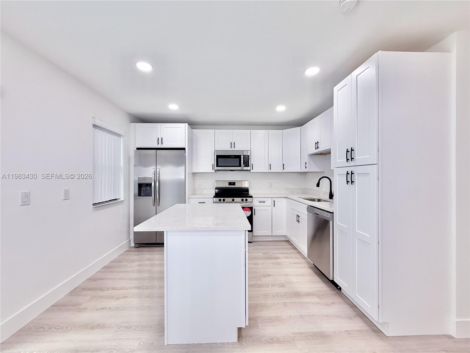 SANDTREE - Residential