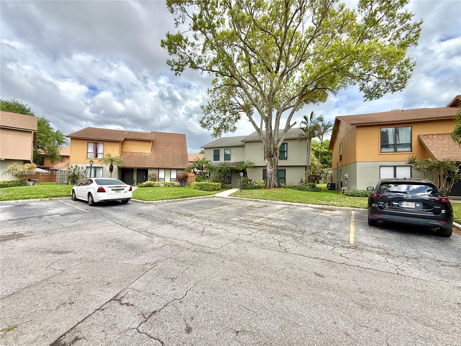 SANDTREE - Residential