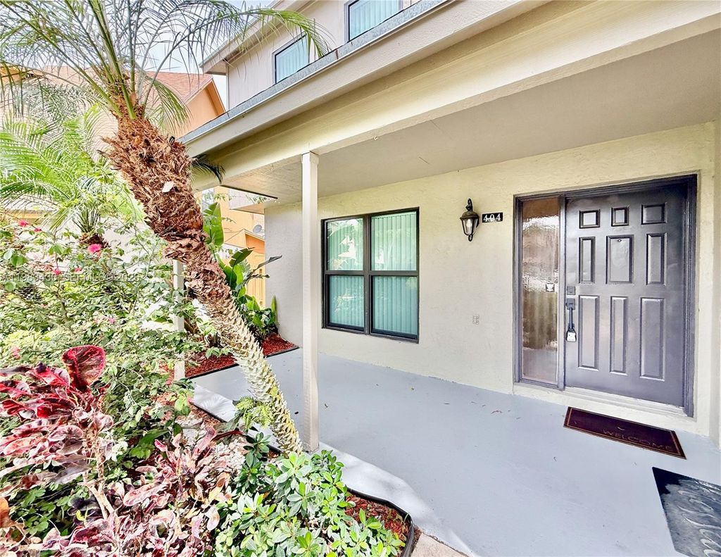 Photo of 404 Sandtree Dr, Palm Beach Gardens, FL 33403 (MLS # A11983430)