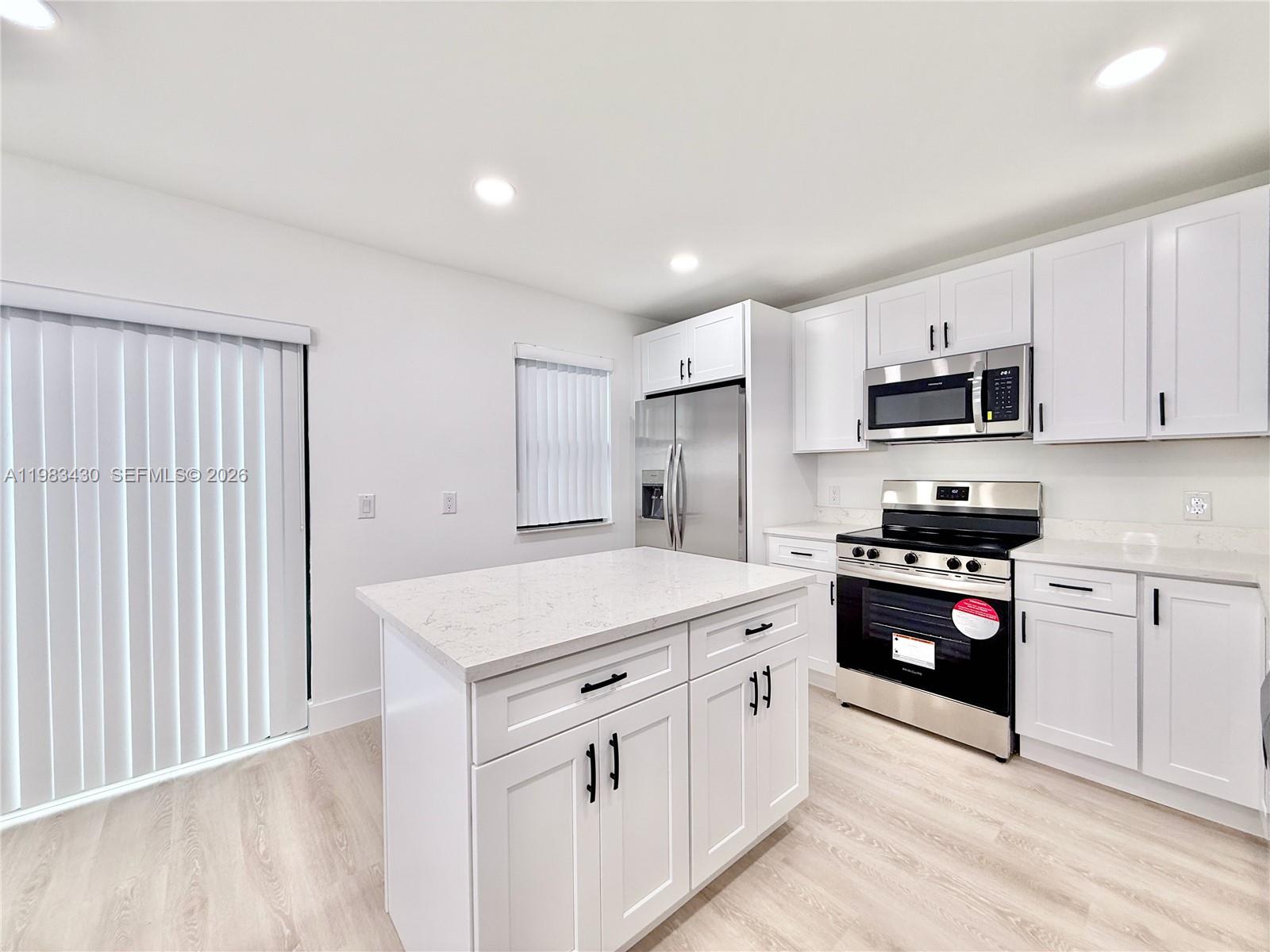 SANDTREE - Residential