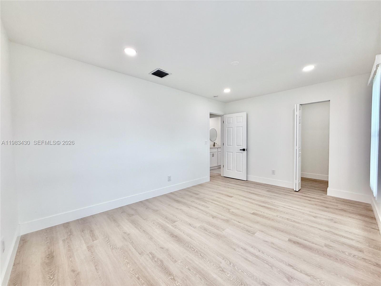 SANDTREE - Residential