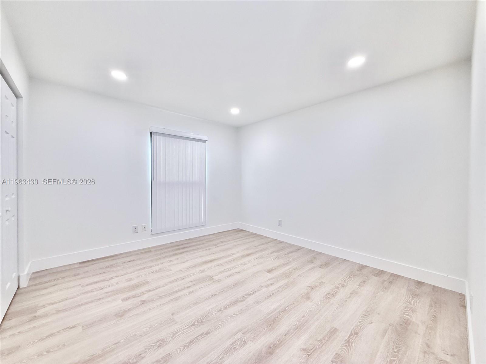 SANDTREE - Residential