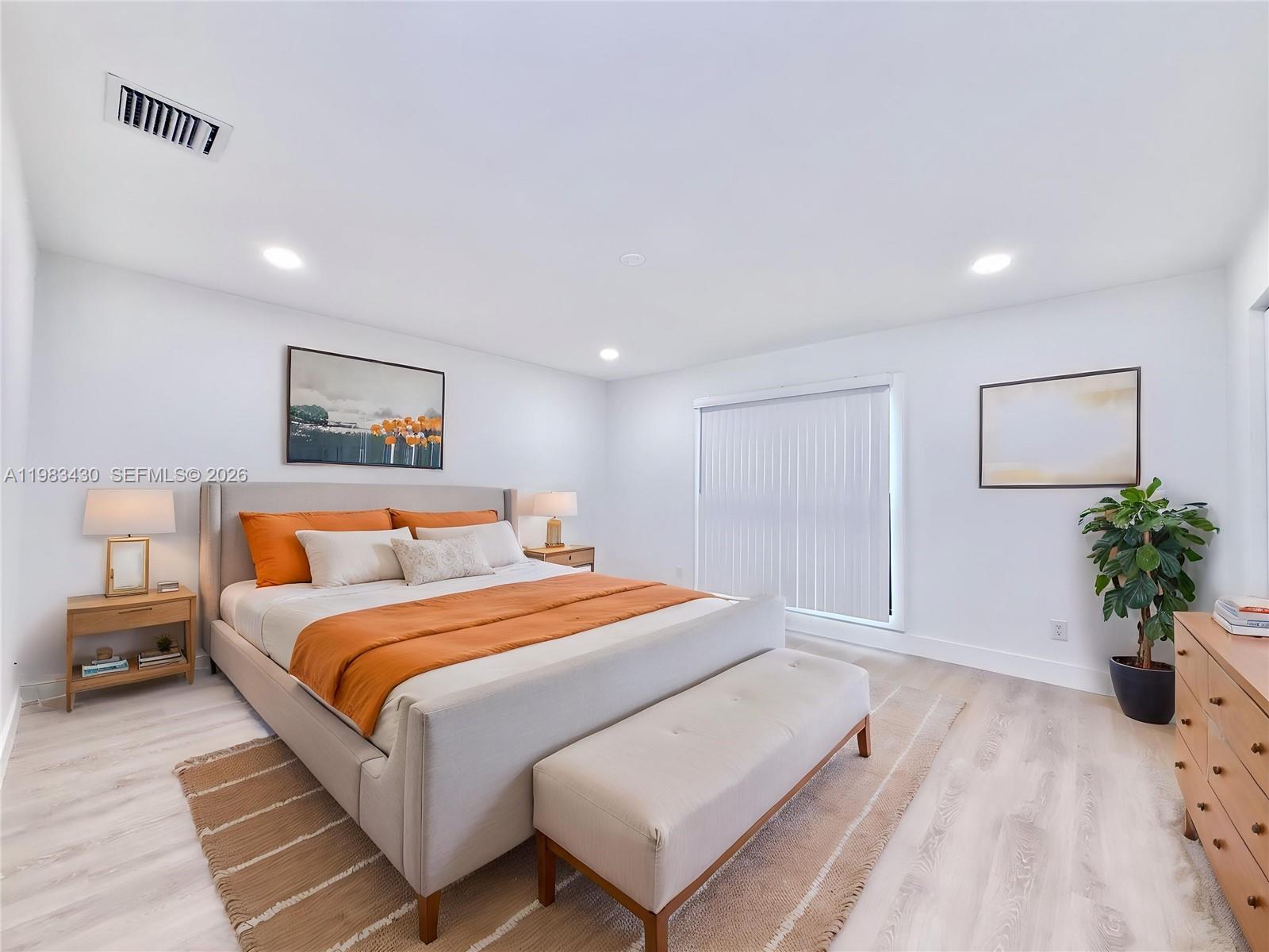 SANDTREE - Residential