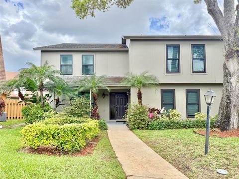 404 Sandtree Dr Palm Beach Gardens FL 33403