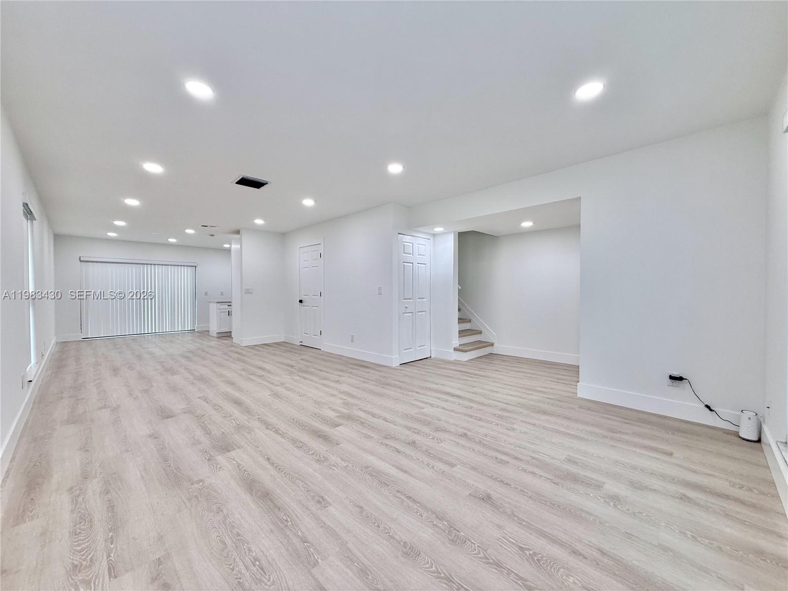 SANDTREE - Residential