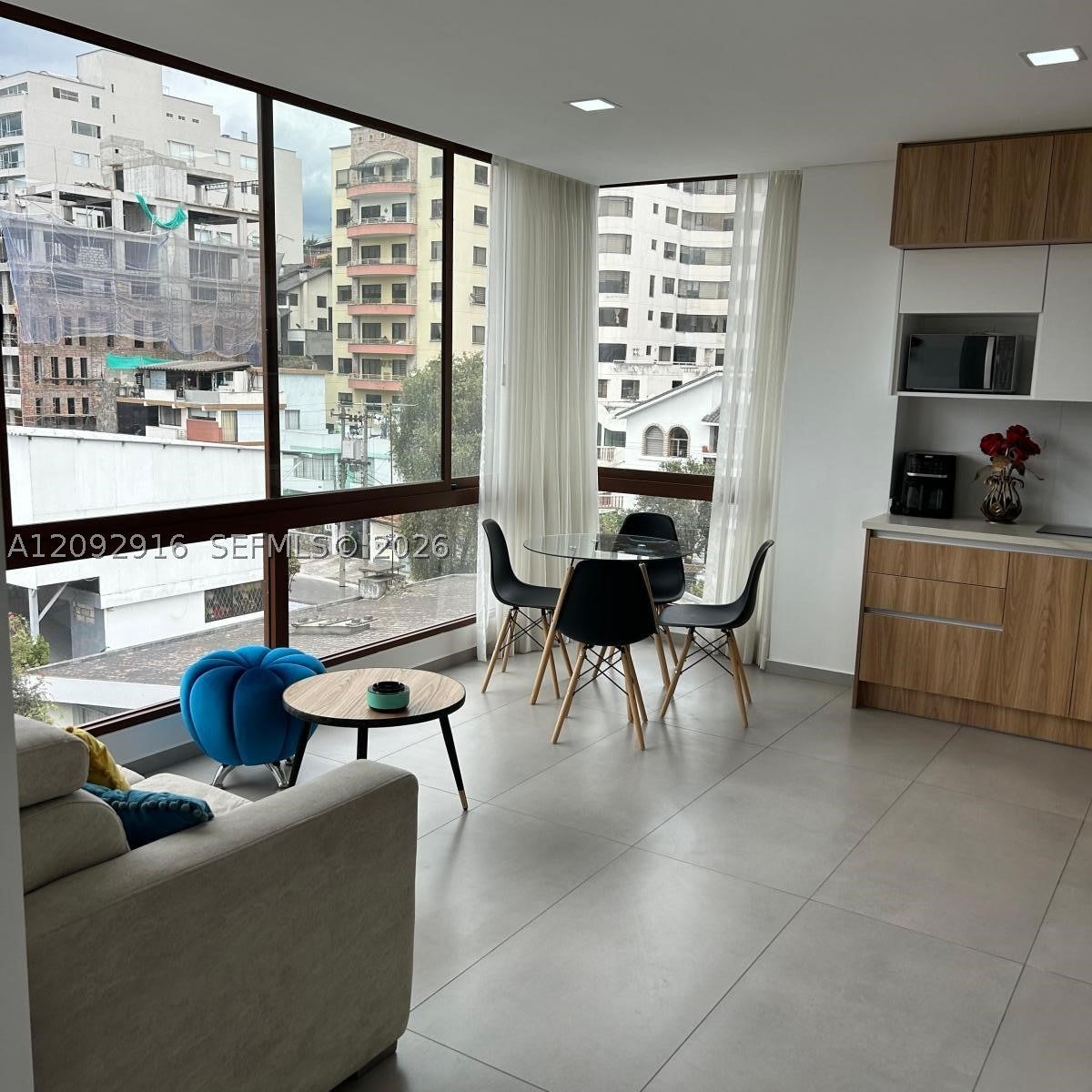 178 Calle Voz Andes y San Francisco 403