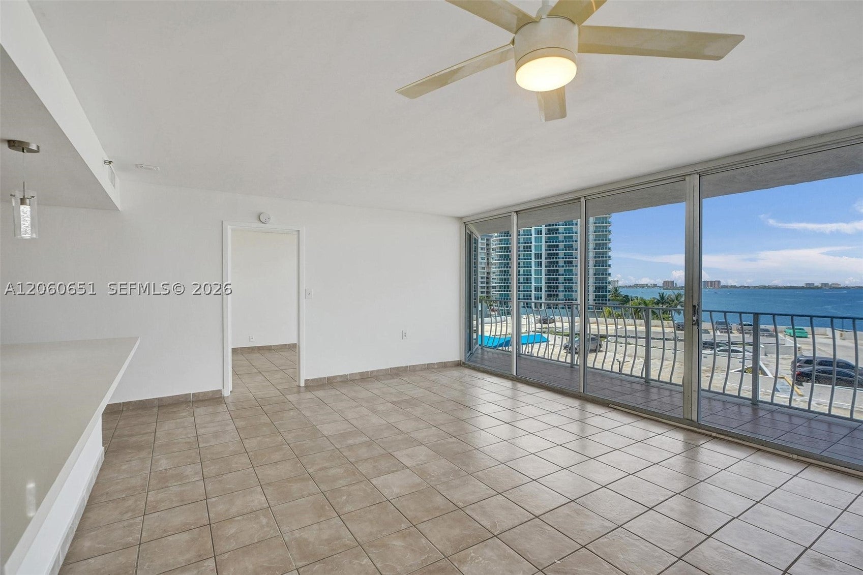 7601 E Treasure Dr 717