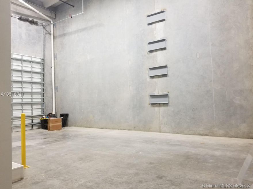 LOCATION, LOCATION, LOCATION!!! BRAND NEW WAREHOUSE .24 FEET HIGH. 1340 SQ FT. 2 OFFICE SPACE, ONE BATHROOM. IMPACT WINDOWS. STREET LEVEL. EXCELLENT LOCATION, NEAR TO DOLPHIN MALL, INTERNATIONAL MALL, JUST MINUTES TO THE AIRPORT AND MAJOR EXPRESSWAYS