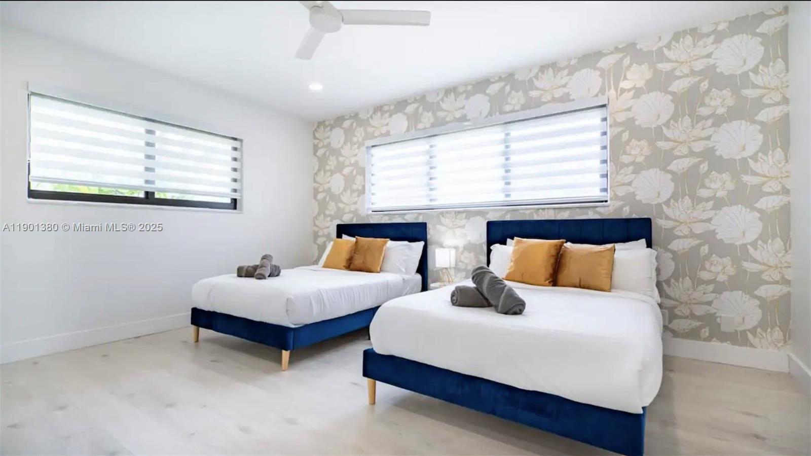 HOLLYWOOD LAKES SECTION - Residential