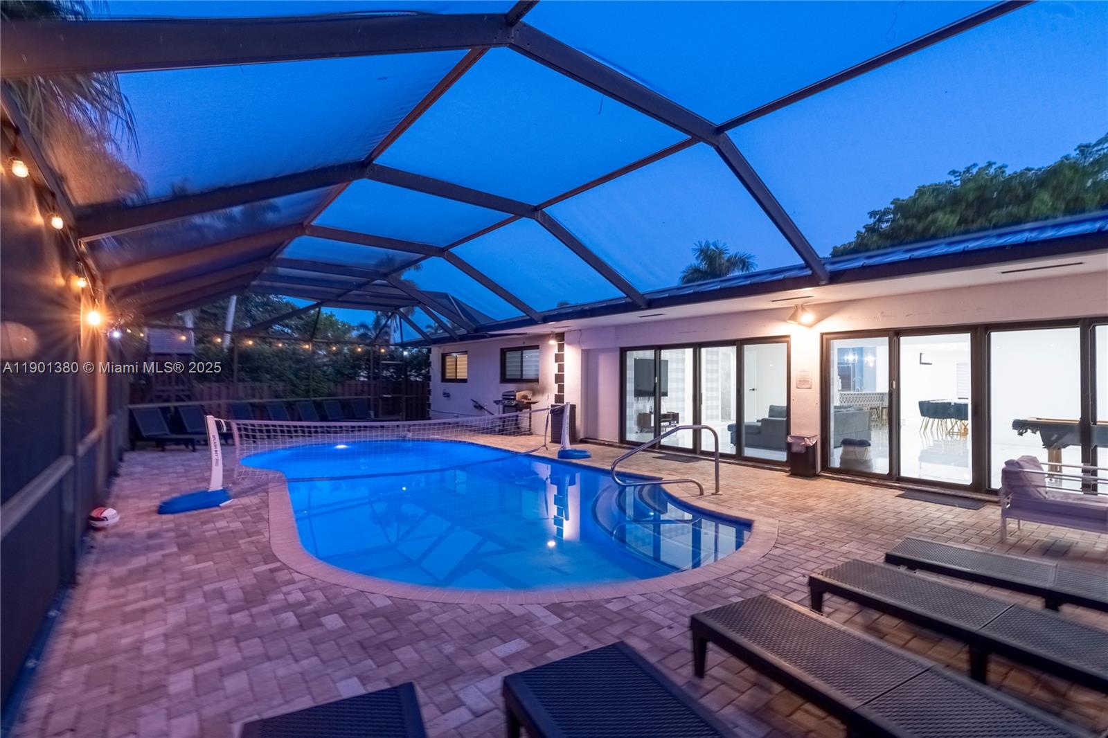 HOLLYWOOD LAKES SECTION - Residential