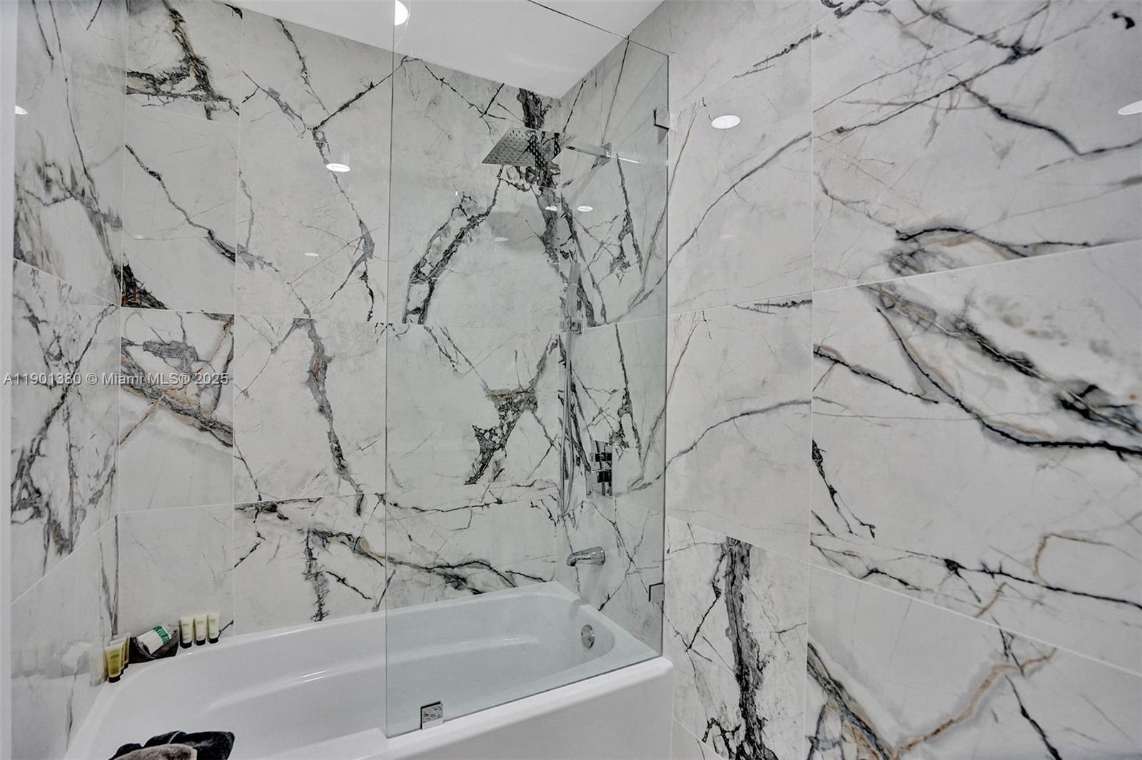 HOLLYWOOD LAKES SECTION - Residential