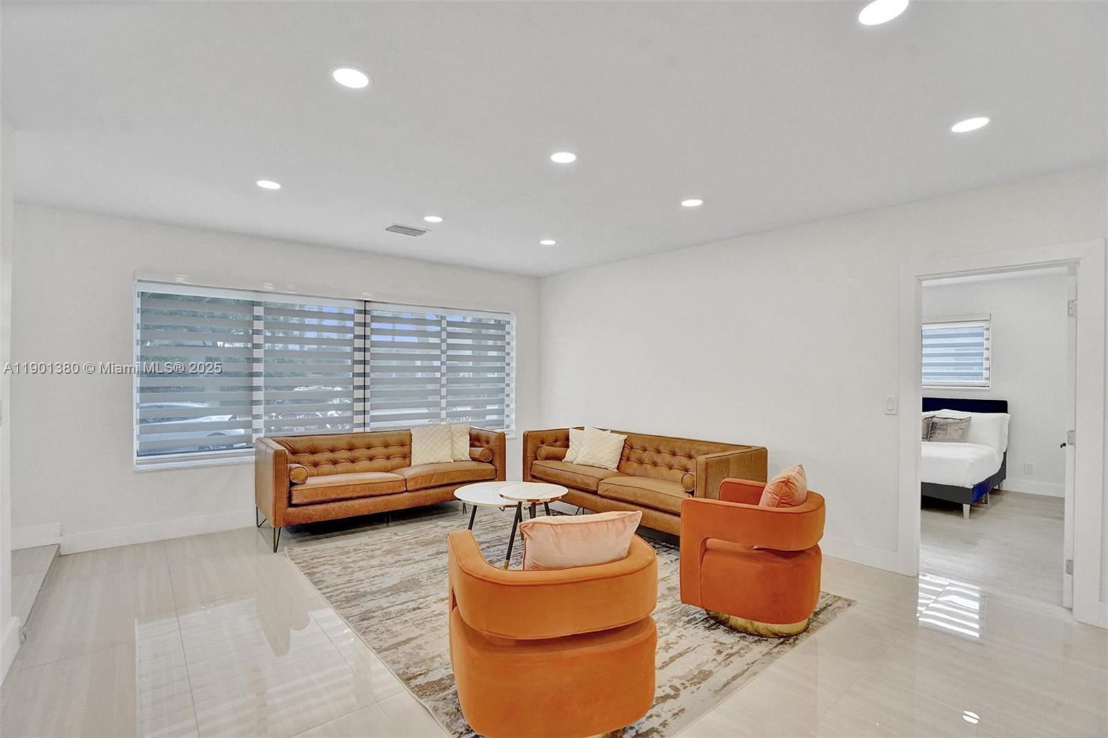 HOLLYWOOD LAKES SECTION - Residential