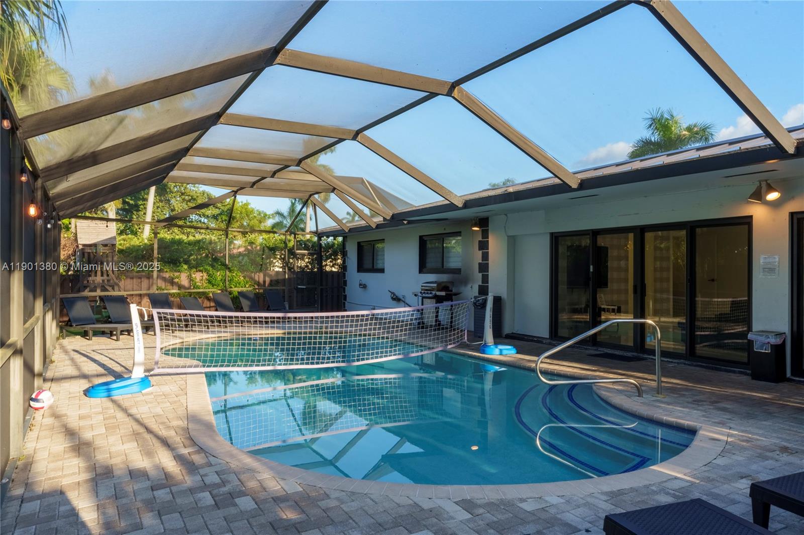 HOLLYWOOD LAKES SECTION - Residential