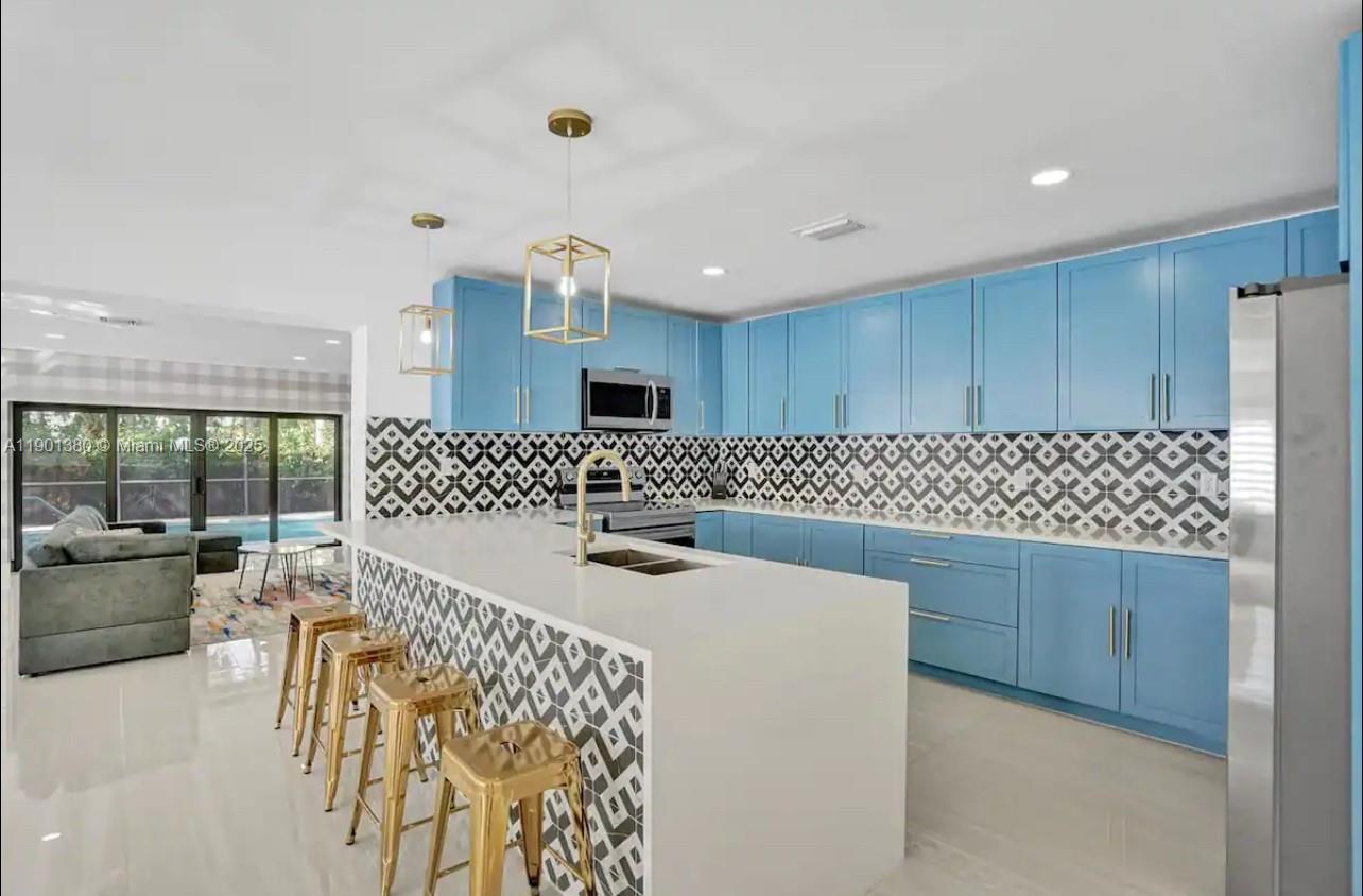 HOLLYWOOD LAKES SECTION - Residential