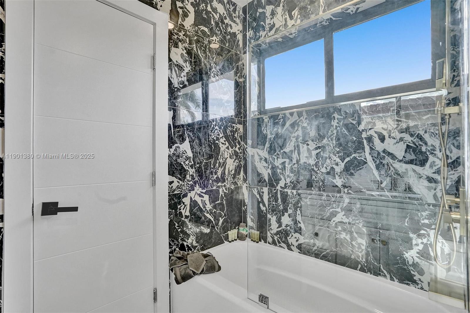 HOLLYWOOD LAKES SECTION - Residential