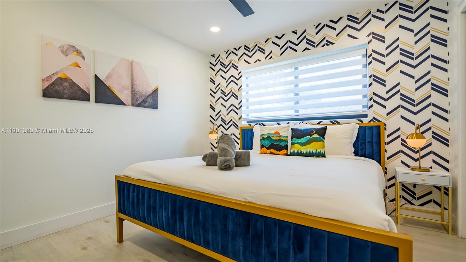 HOLLYWOOD LAKES SECTION - Residential