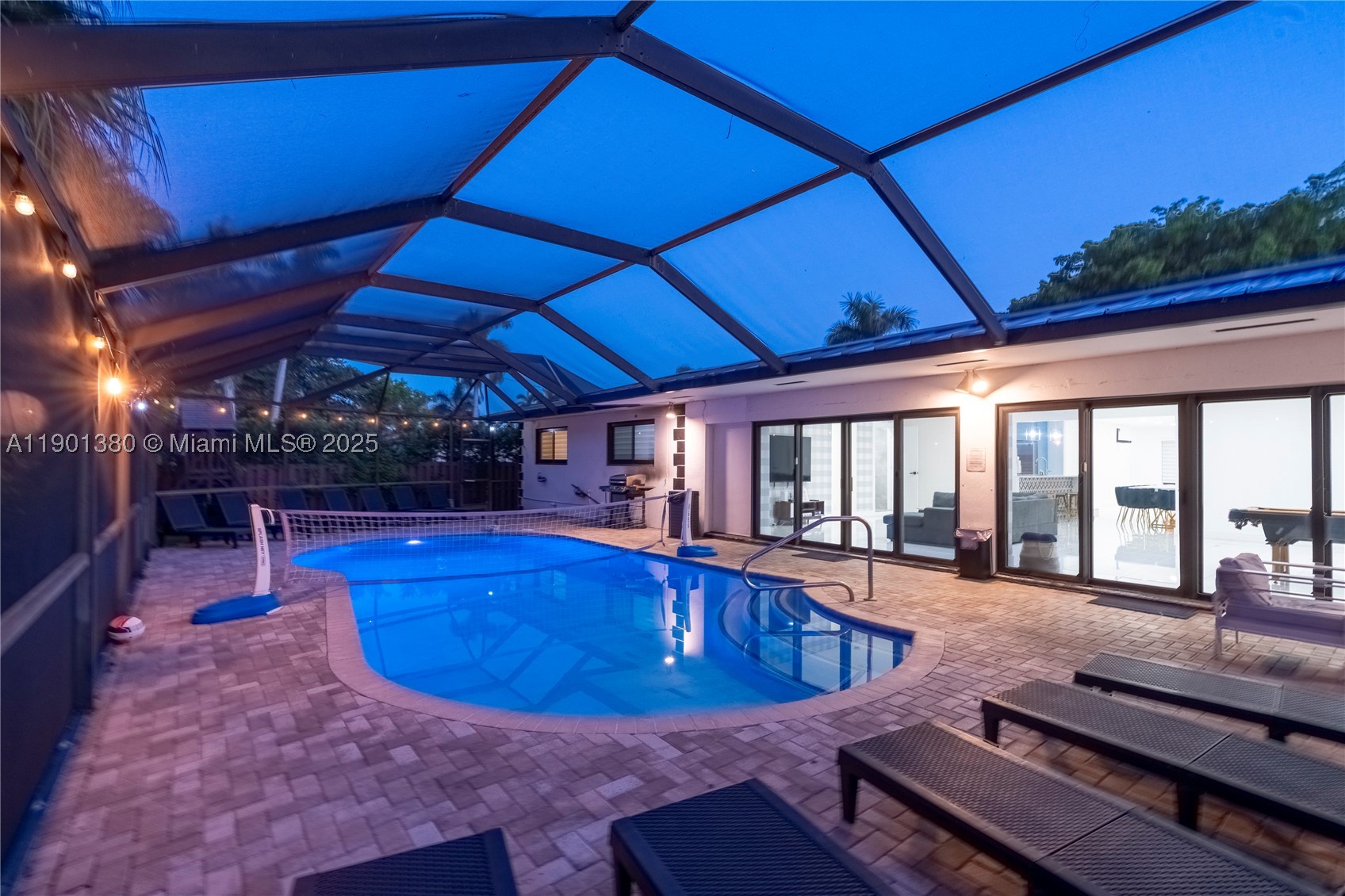 1141 N Northlake Dr