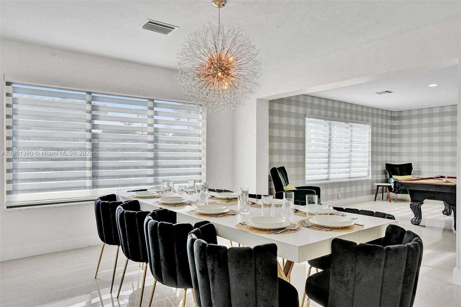 HOLLYWOOD LAKES SECTION - Residential