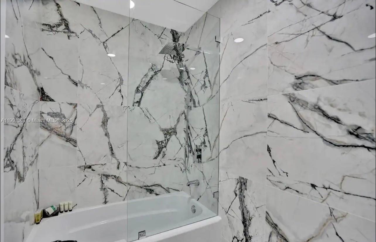 HOLLYWOOD LAKES SECTION - Residential