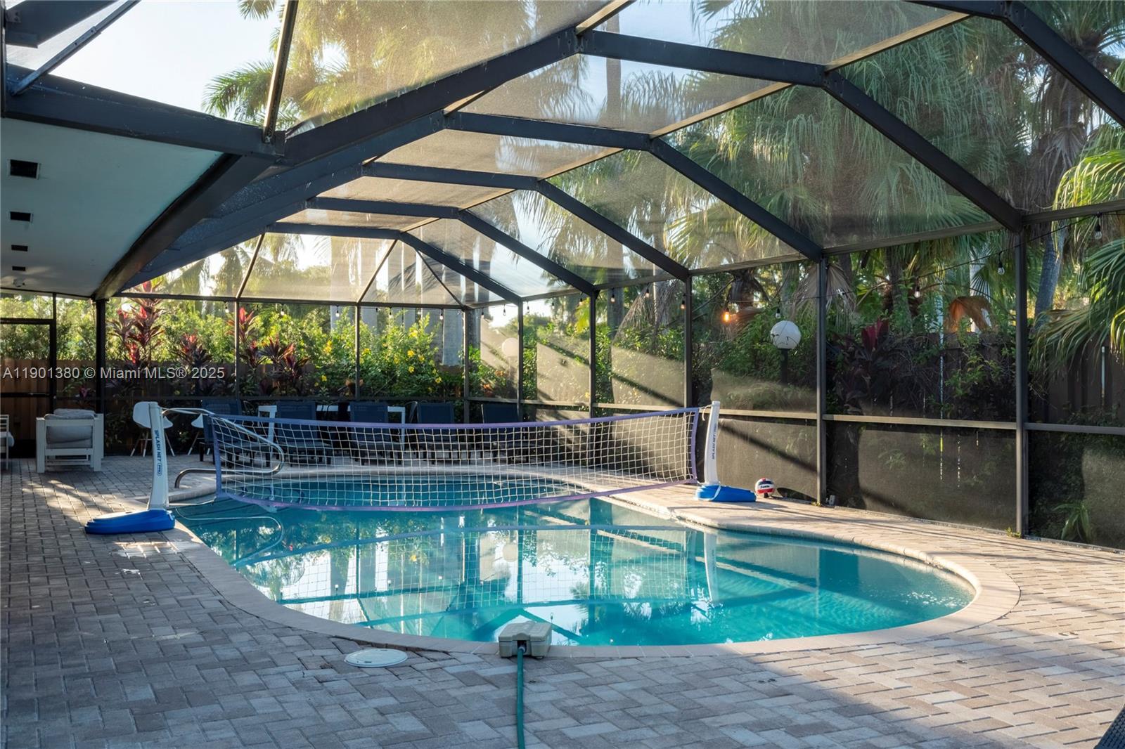 HOLLYWOOD LAKES SECTION - Residential